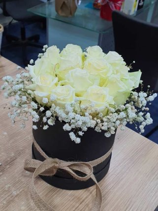 Silindir Kutuda Beyaz Güller, Eskişehir çiçekçi