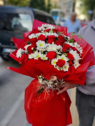Kırmızı Gül ve Beyaz Krizantemler, Eskişehir çiçek siparişi