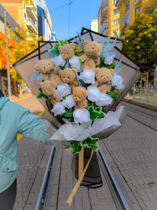 Beyaz Gül & Tatlı Ayıcık Buketi