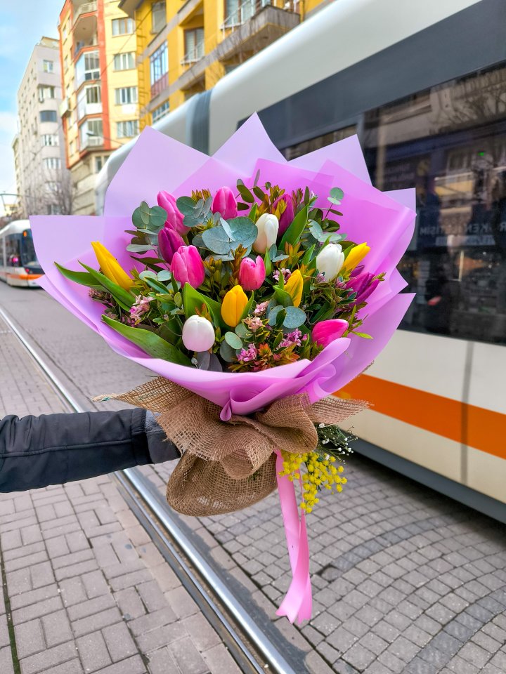 18 Adet Renk Premium Lale Buketi